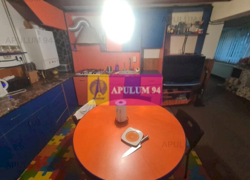 Casa de vacanta de vanzare in Provita de Jos